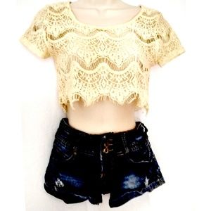 Juniors in Womens Small Lace Crop Top-Size 0 Short